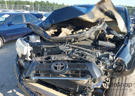 2014 Toyota Tacoma Prerunner V6 z USA, uszkodzony, nr VIN 3TMJU4GN3EM169614